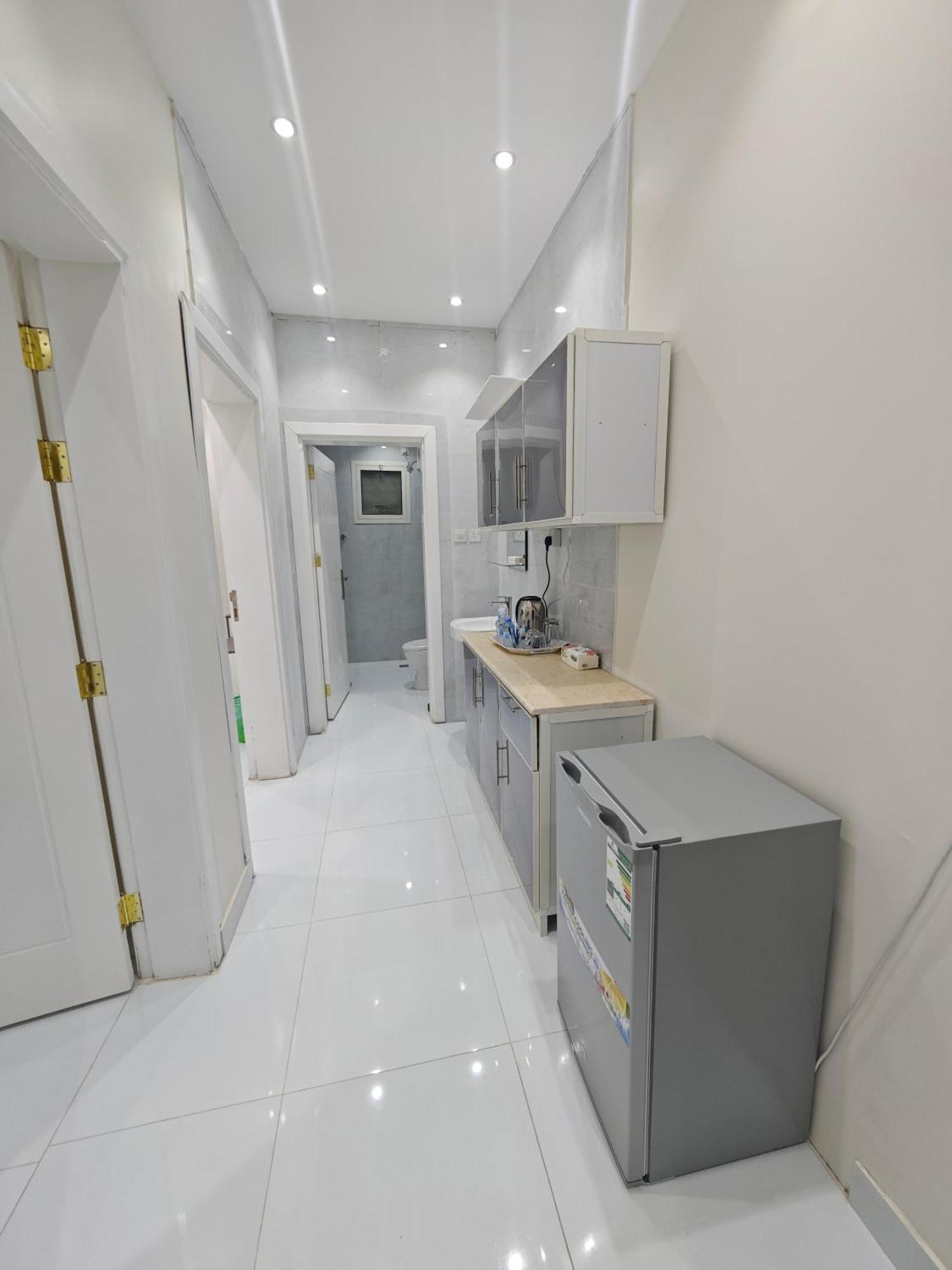 Yaqoot Al Madina Suites العوالي المظهر الخارجي الصورة