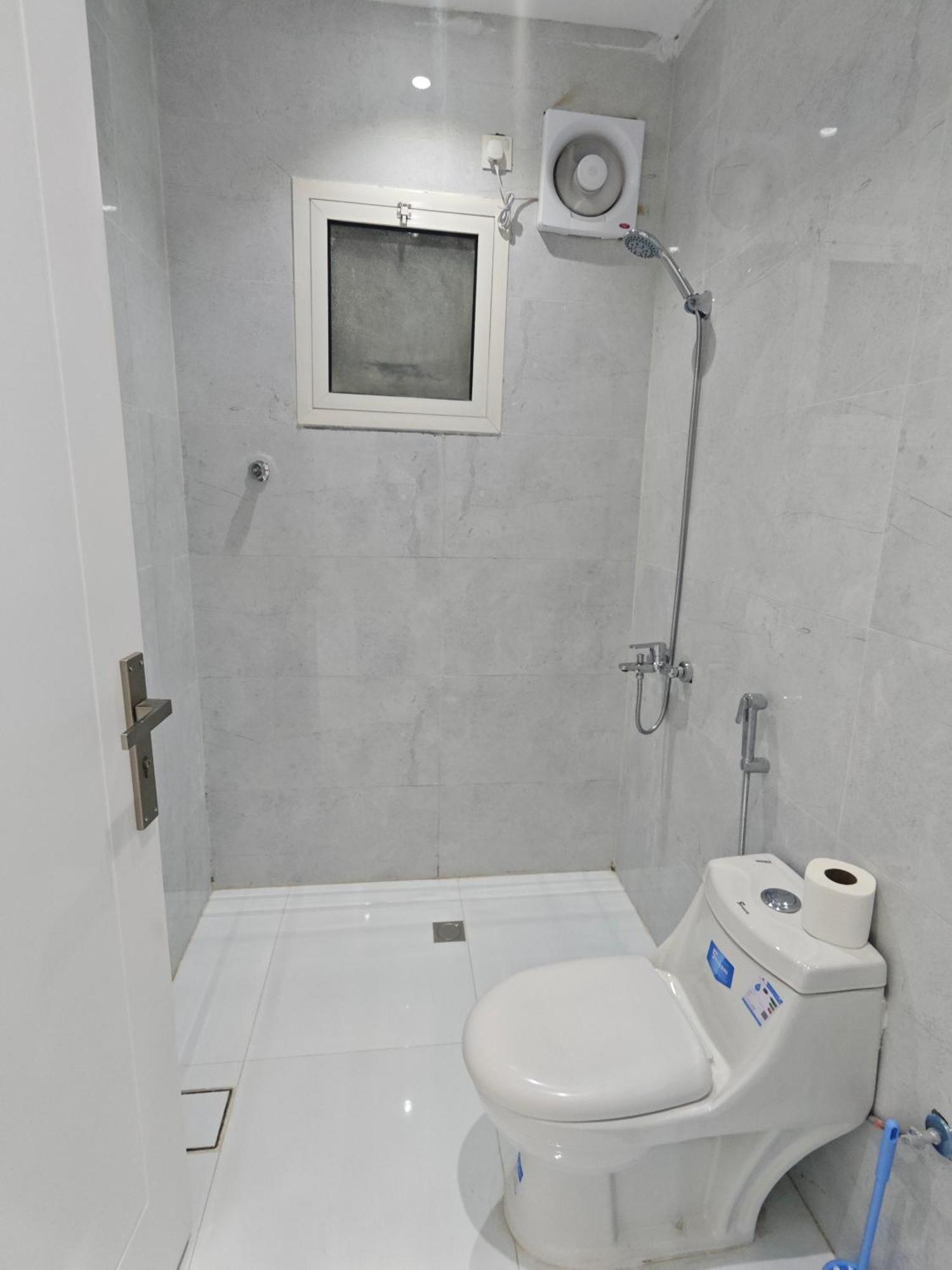 Yaqoot Al Madina Suites العوالي المظهر الخارجي الصورة